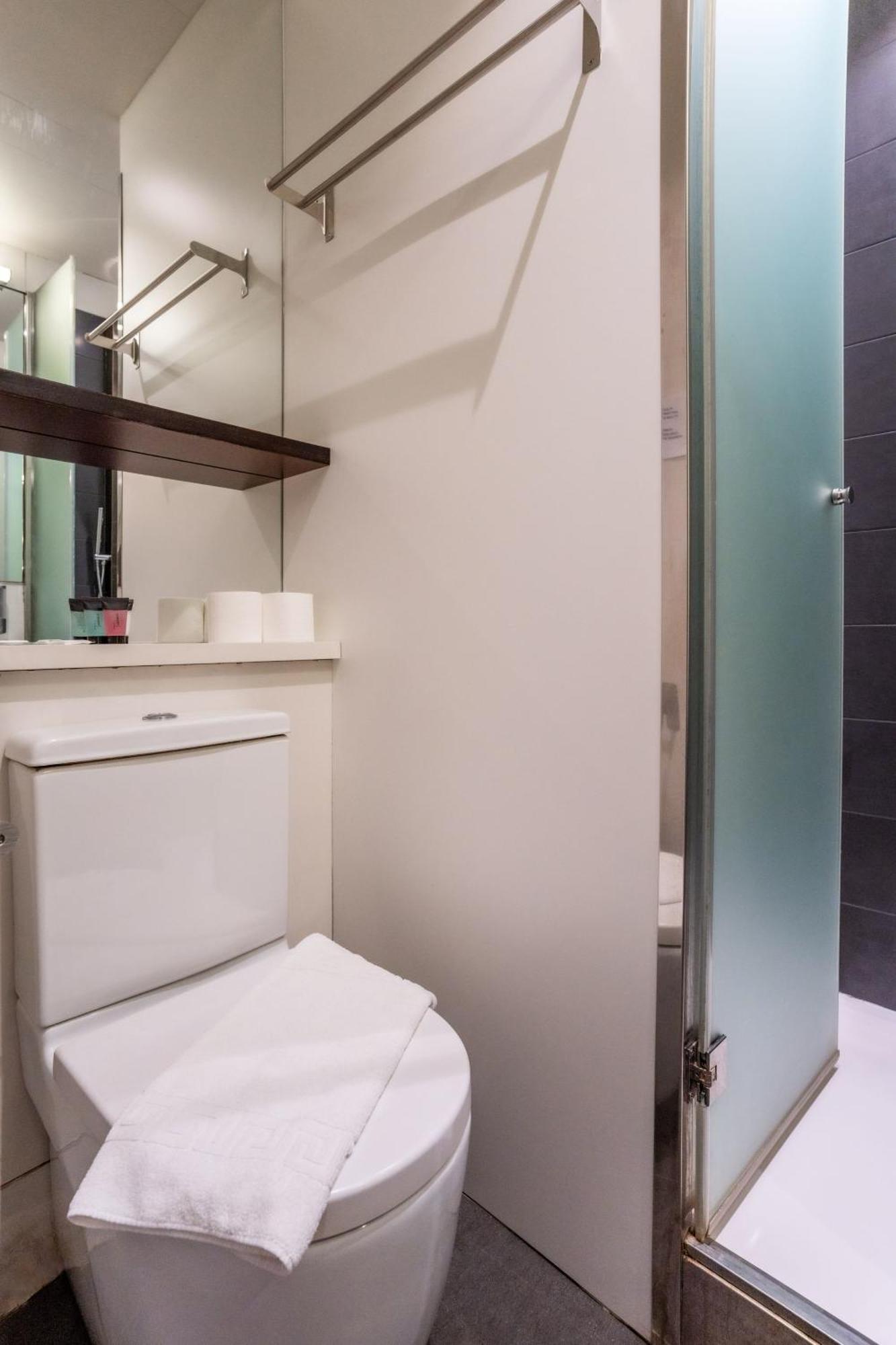 Paseo De Gracia Catalan 4bd With Private Terrace Appartamento